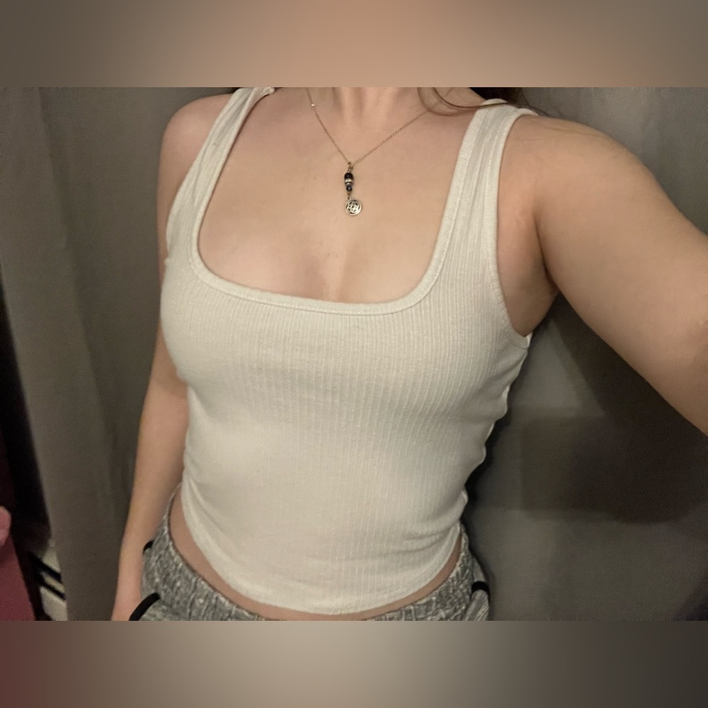 Tilly’s White Crop Top